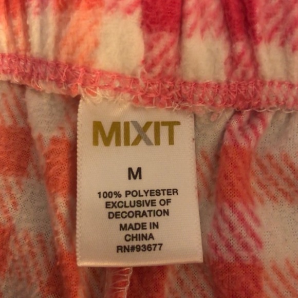 Pink pajamas - Picture 3 of 4